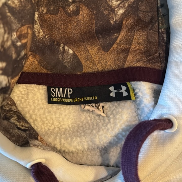 Men’s Under Armour Hoodie - Picture 6 of 6